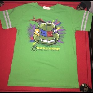 Boys medium ninja turtle shirt